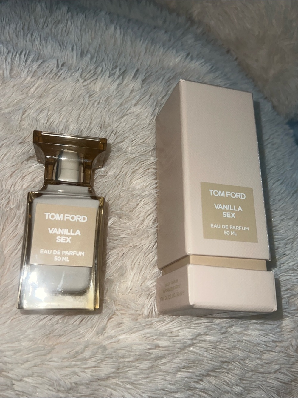 Tom Ford Vanilla Sex Eau de Parfum — Pale Beige & Gold Accents